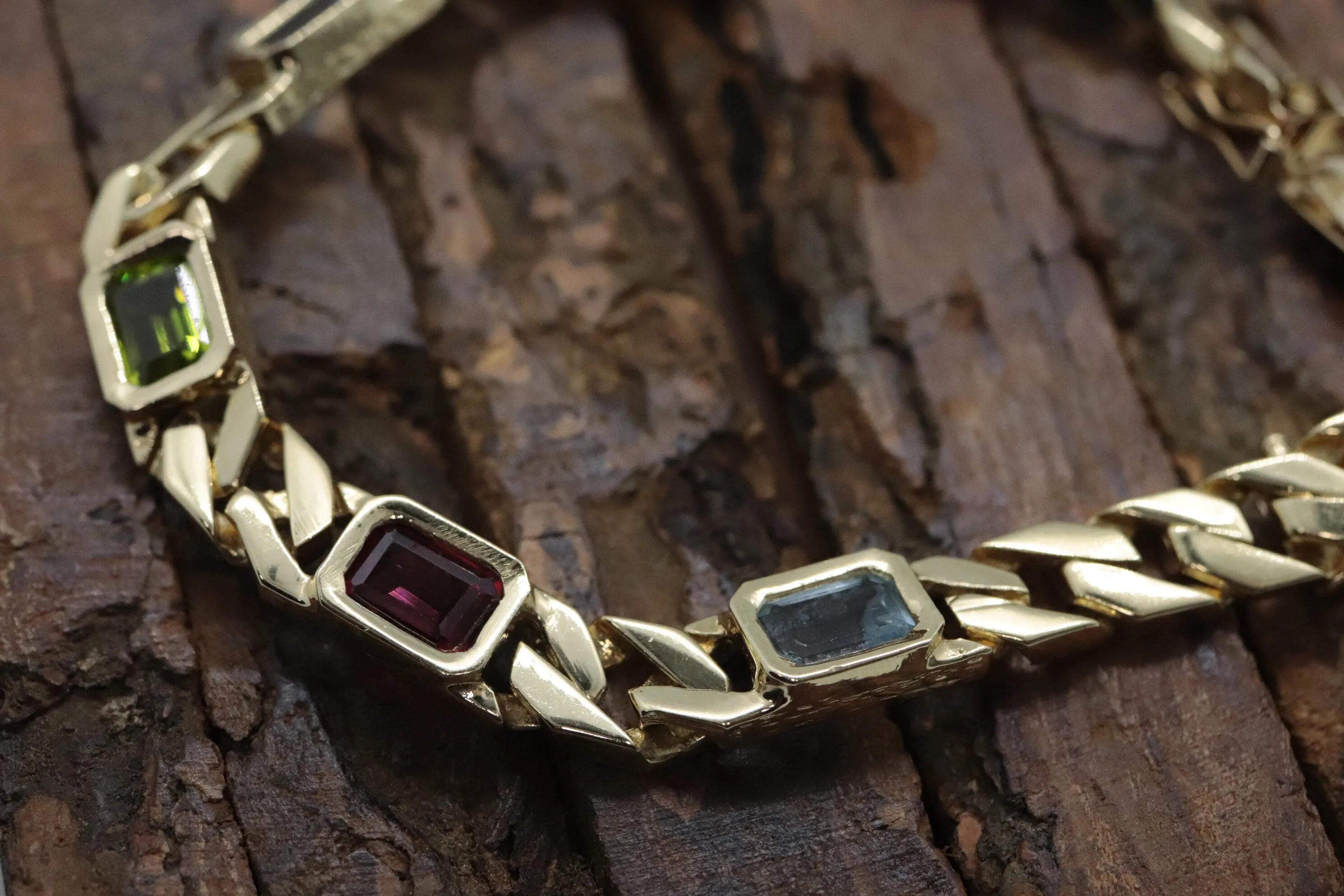 14k Heavy Multi-Color Gem Cuban Chain Bracelet. 23.6g 14k Cuban Chain Bezel Chain Bracelet. Citrine Amethyst Garnet Peridot st (622/15)