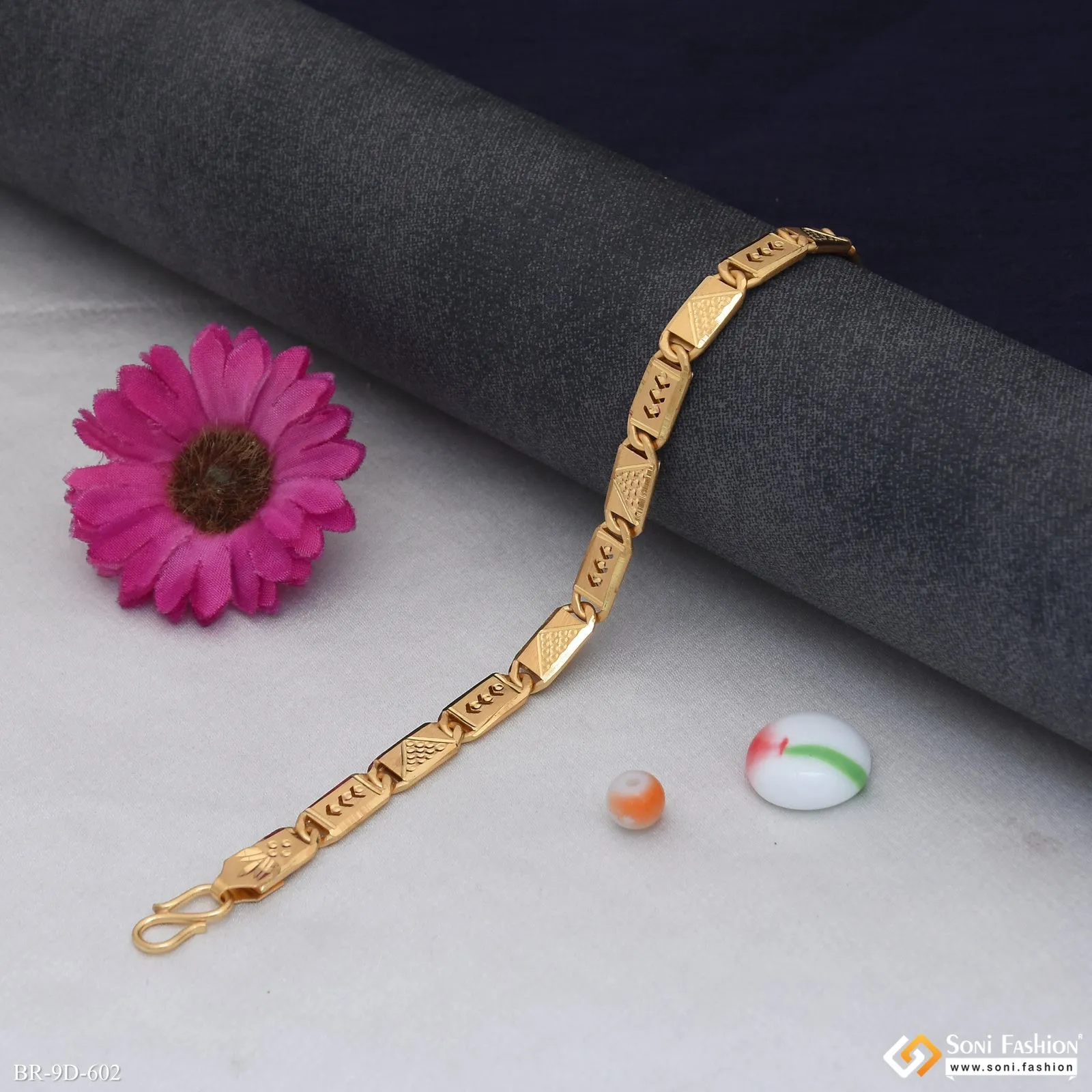 Awesome Design Gold Plated Nawabi Bracelet for Men - Style D602