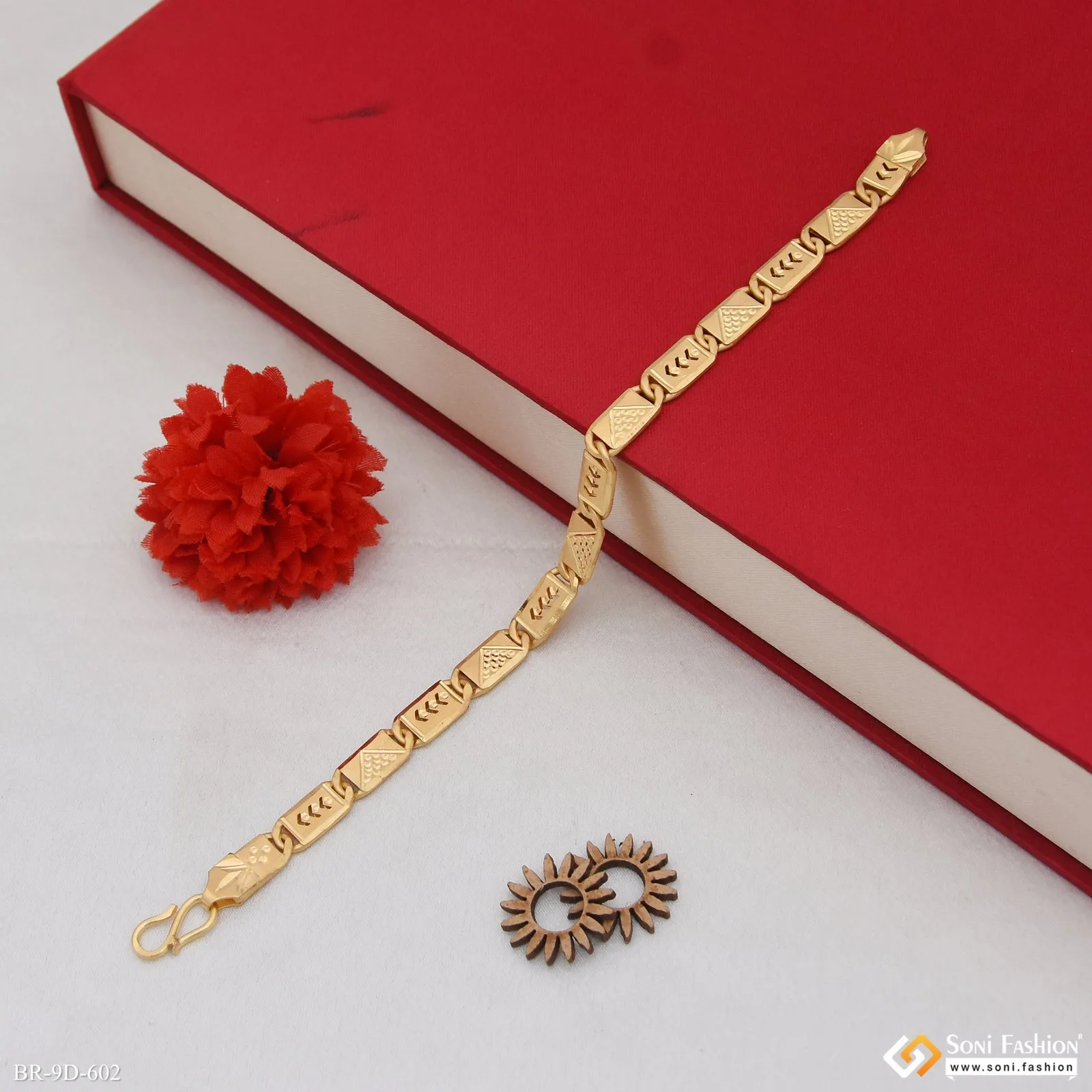 Awesome Design Gold Plated Nawabi Bracelet for Men - Style D602