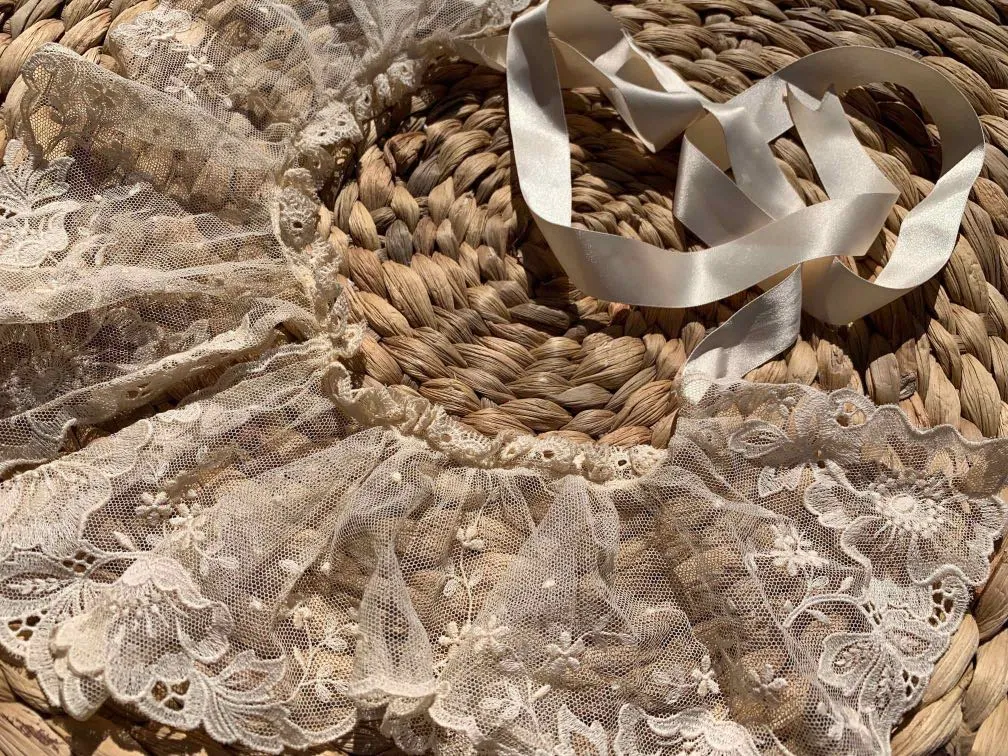 Beautiful Vintage Lace Bridal Garter