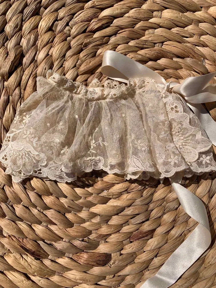 Beautiful Vintage Lace Bridal Garter