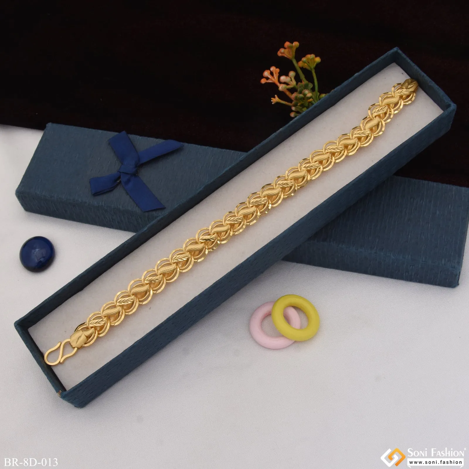 Best Quality Durable Design Gold Plated Kohli Bracelet for Men - Style D013