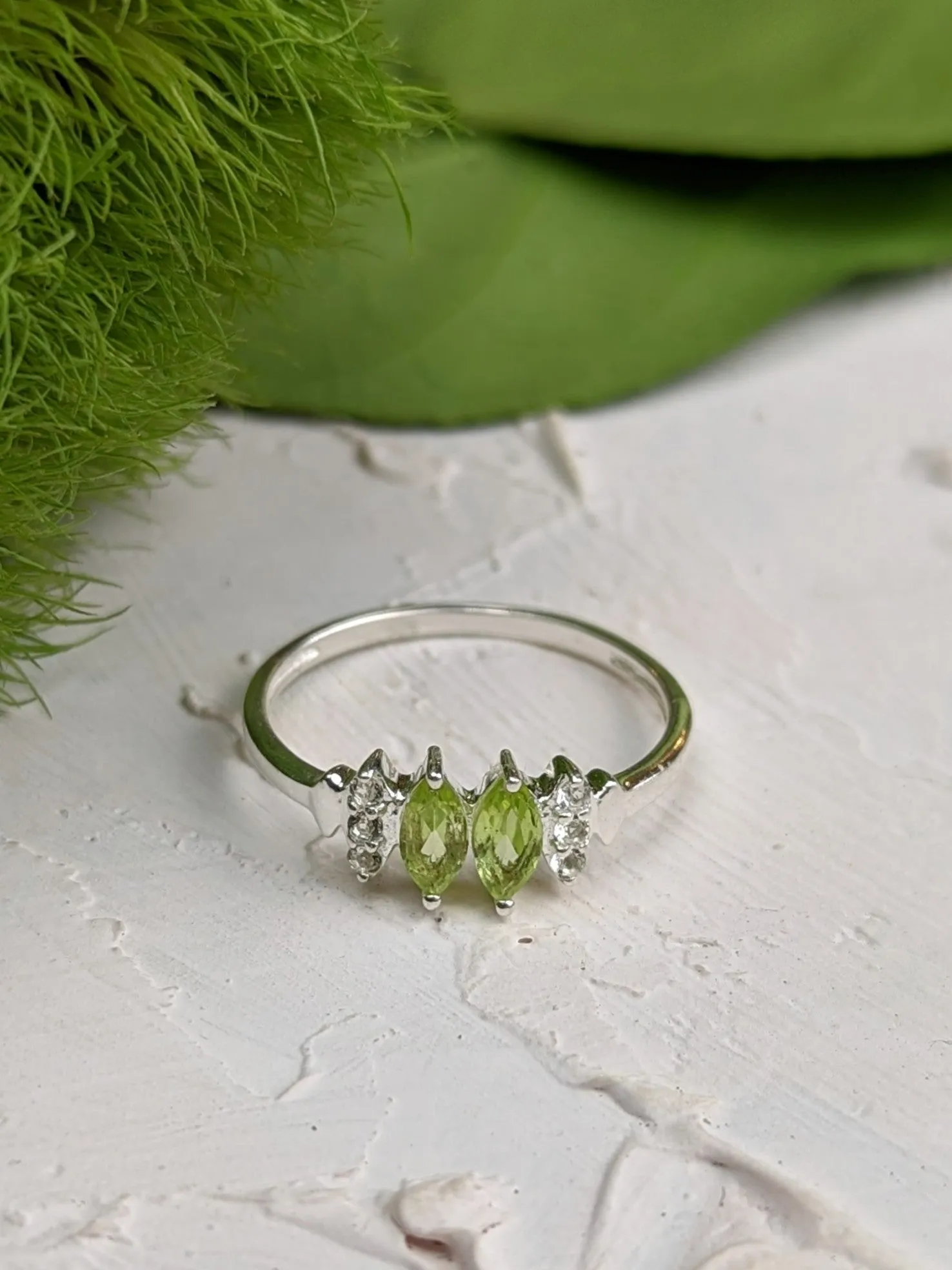 Bitty Green Leaf Ring