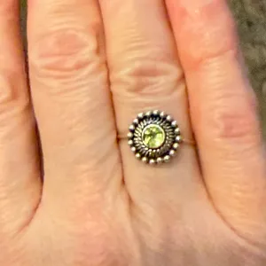 Charmed Peridot Gemstone Dainty Ring Design 925 Stamped Sterling Silver Size 6