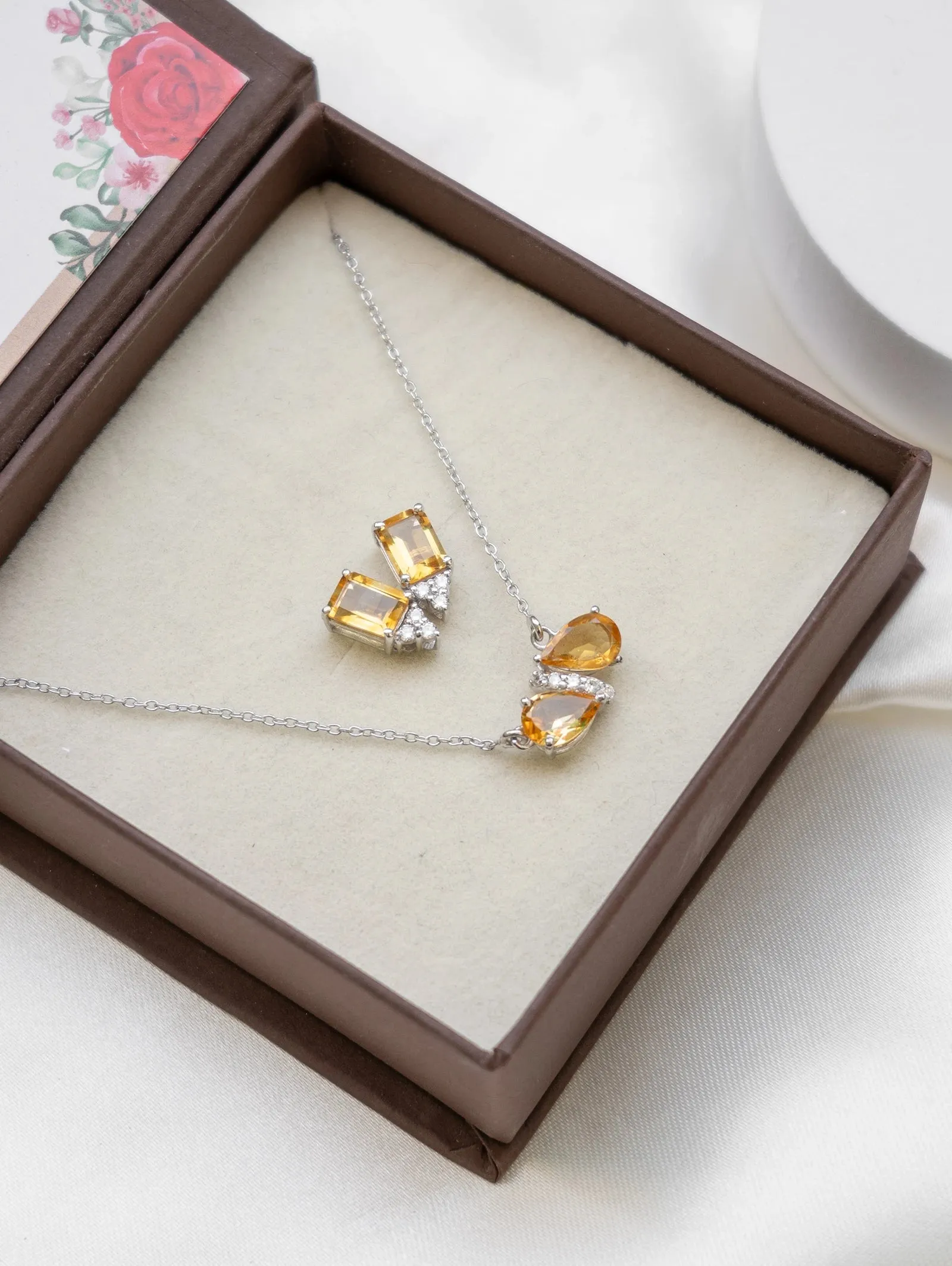 Gleam Of Love Citrine Necklace
