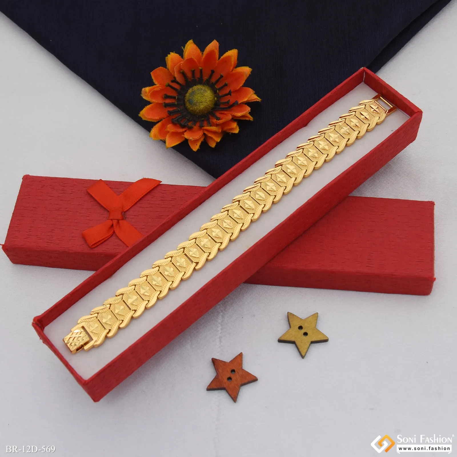 Golden Color Stainless Steel Bracelet for Men - Style D569