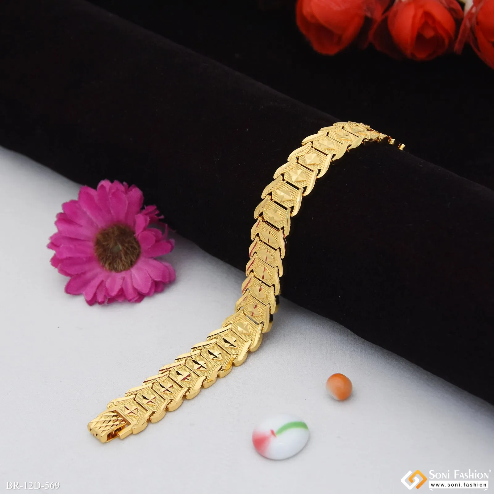 Golden Color Stainless Steel Bracelet for Men - Style D569