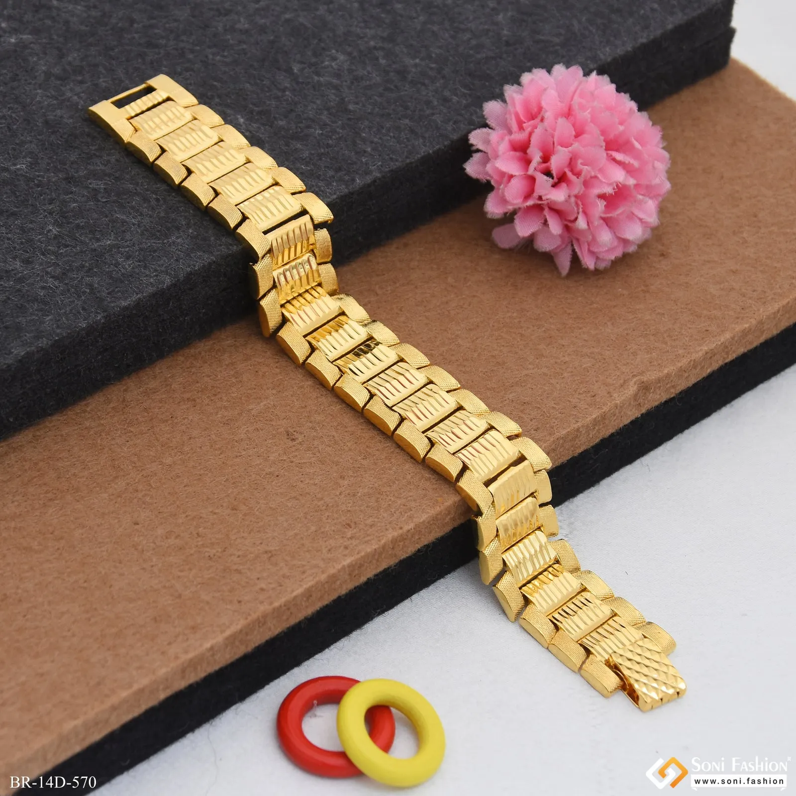 Golden Color Stainless Steel Bracelet for Men - Style D570