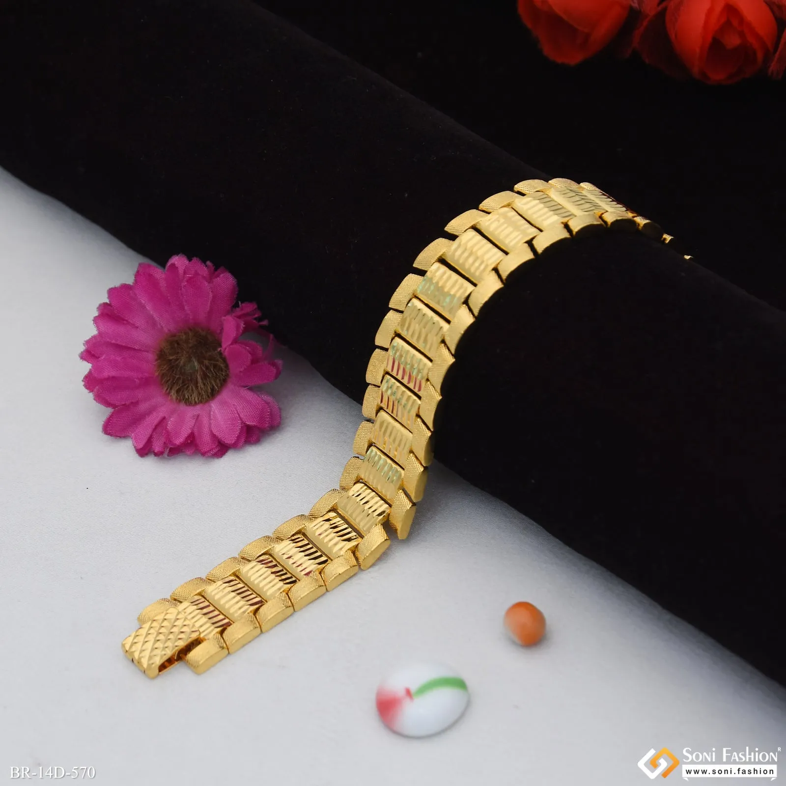 Golden Color Stainless Steel Bracelet for Men - Style D570