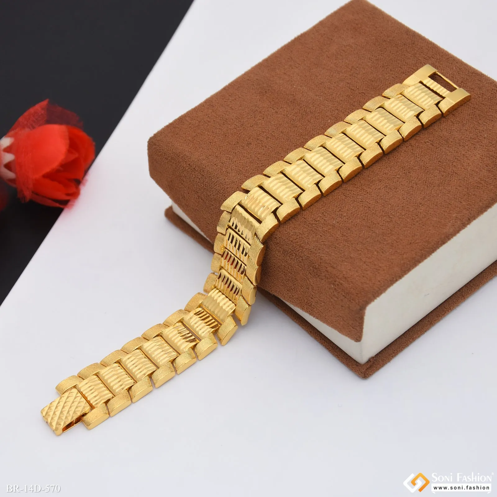 Golden Color Stainless Steel Bracelet for Men - Style D570