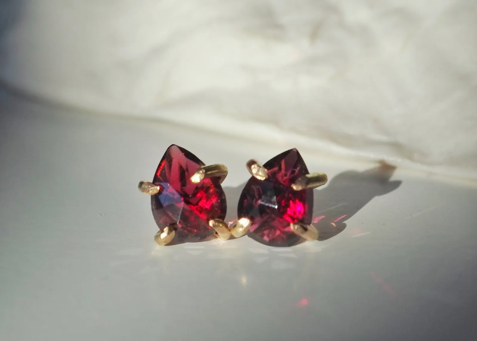Libra Claw Stud Earrings - Gold Filled