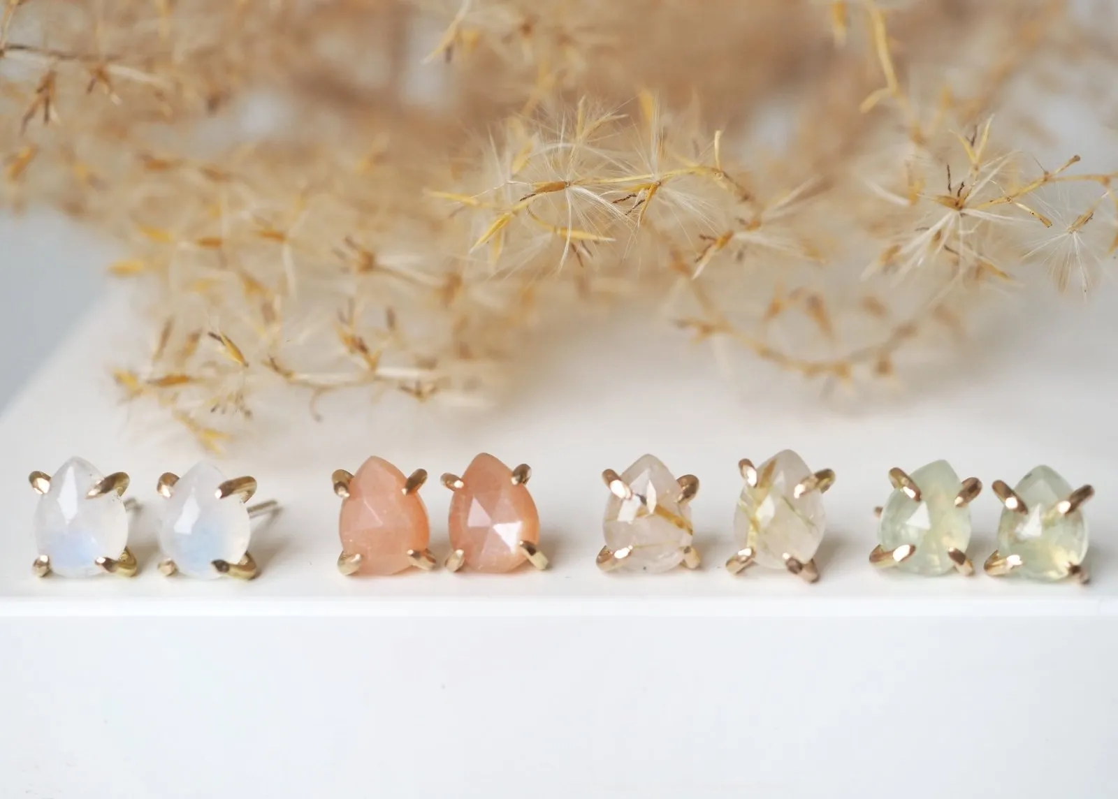 Libra Claw Stud Earrings - Gold Filled