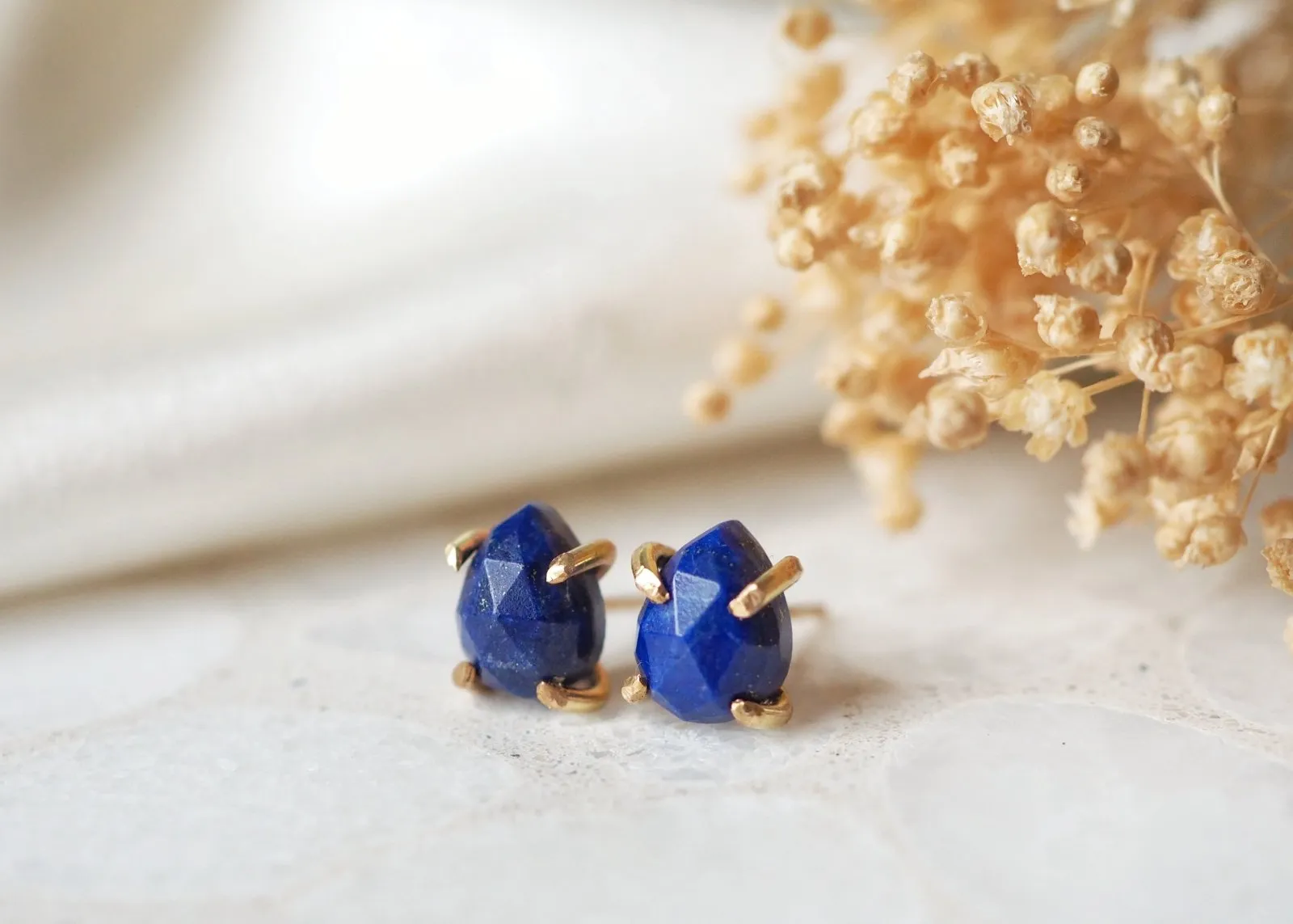 Libra Claw Stud Earrings - Gold Filled