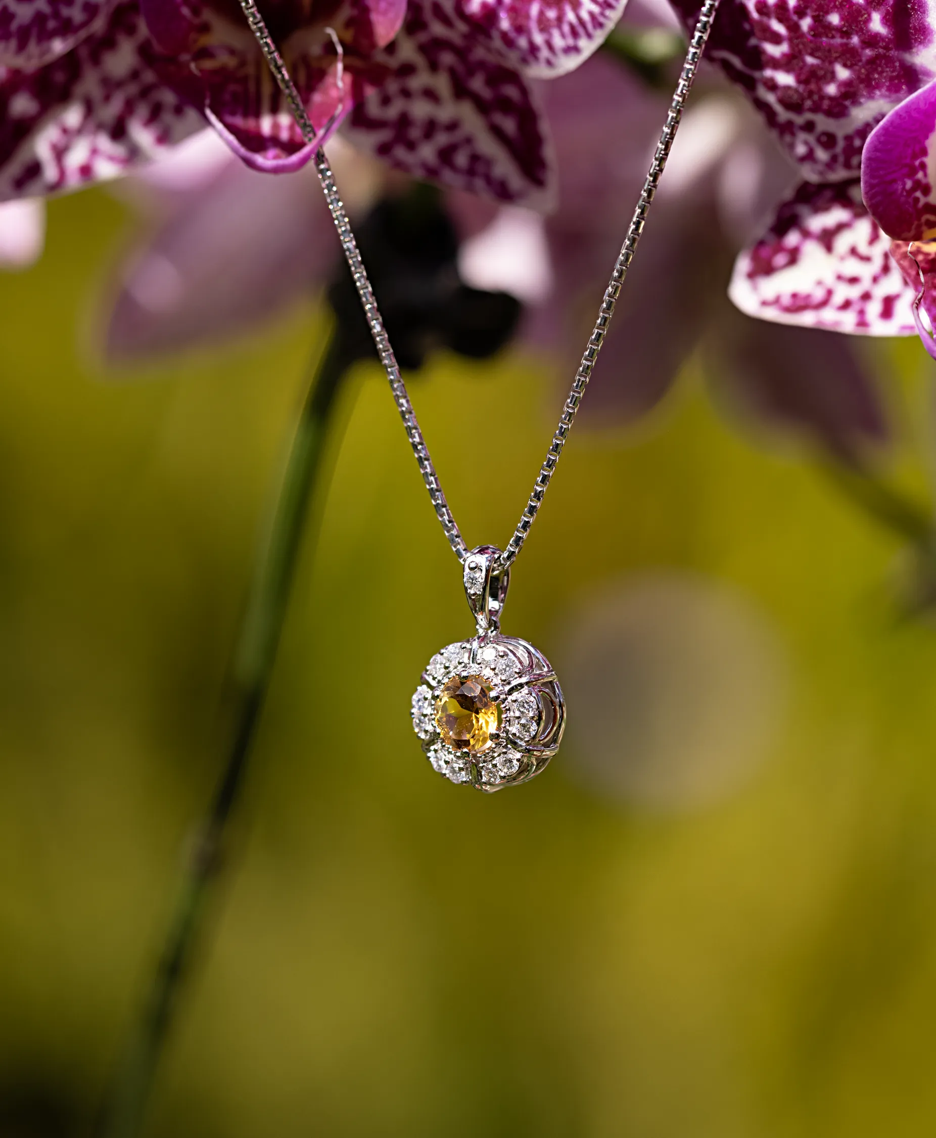 Momento Citrine and Diamond digital locket 14K