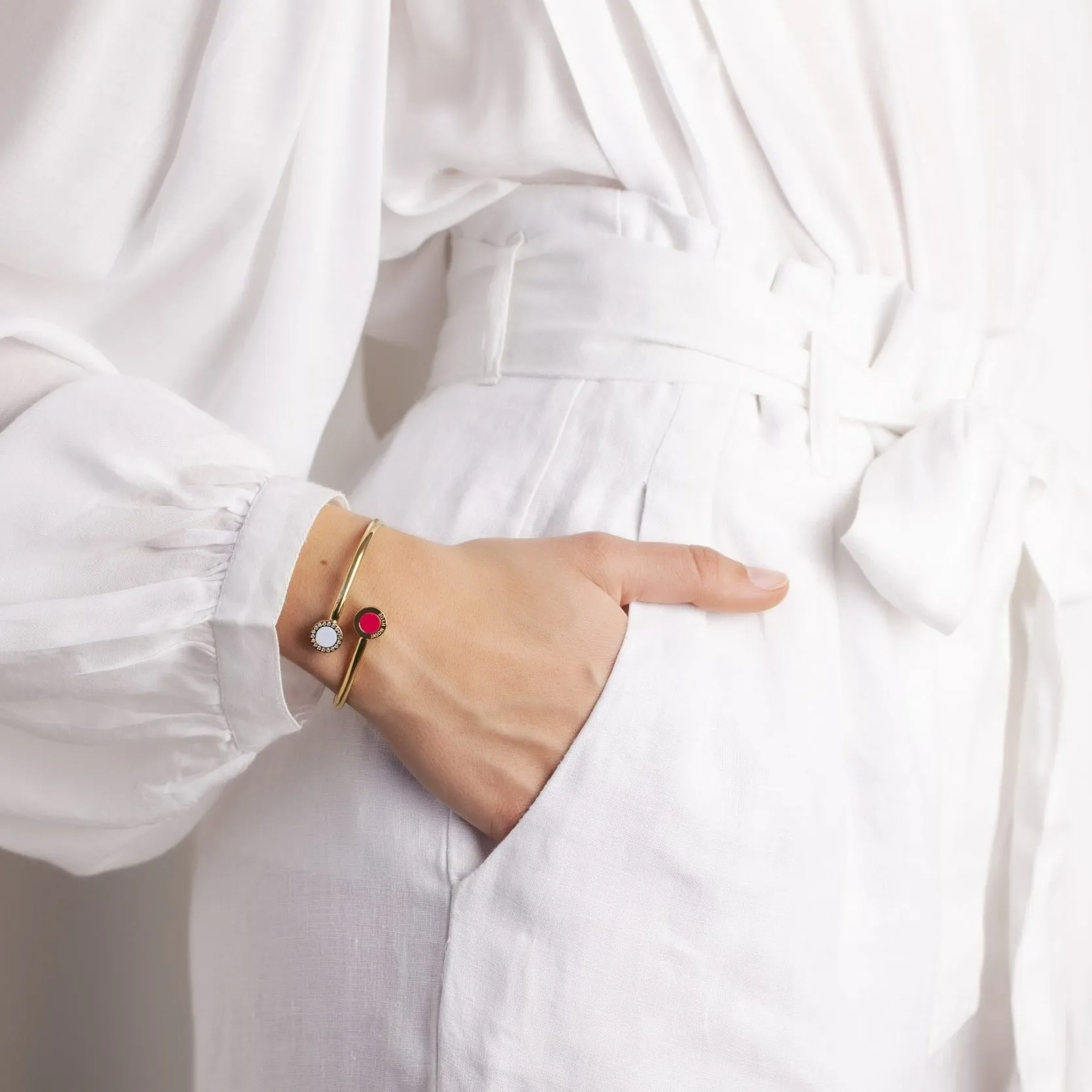 OCEAN RED AND WHITE CHIPS BANGLE