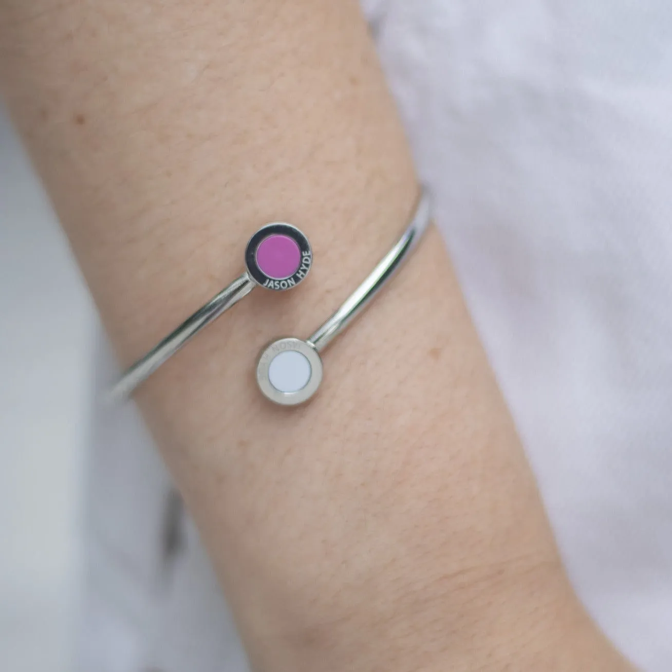 OCEAN ROSE VIOLET AND WHITE CHIPS BANGLE